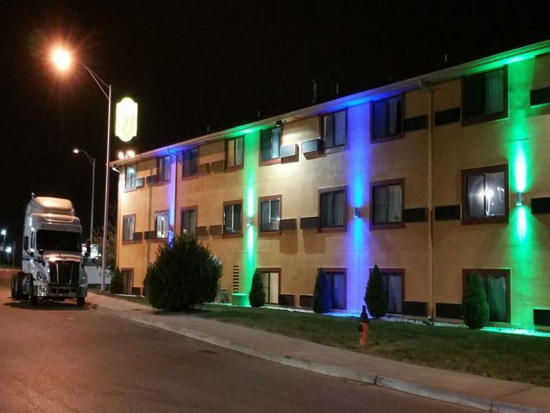ซูเปอร์ 8 บาย วินด์แฮม แคนซัส ซิตี้ แอท แบร์รี โร้ด/แอร์พอร์ต Hotel แคนซัสซิตี ภายนอก รูปภาพ